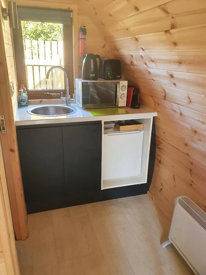 Priory Glamping Pods And Guest Accommodation Килларни Кемпинг